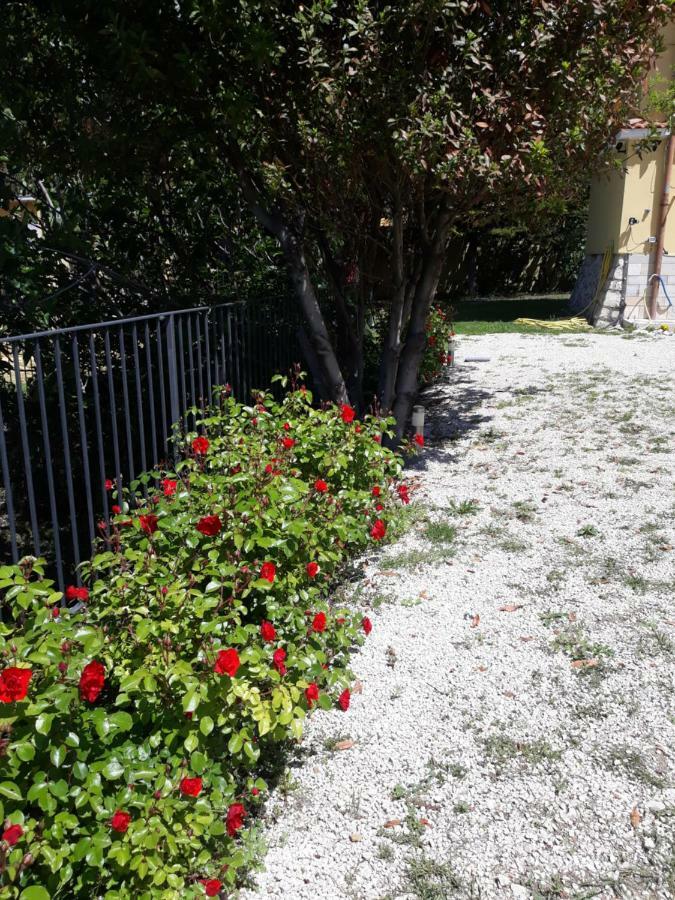 Villa Immersa Nel Verde L'Aquila Luaran gambar