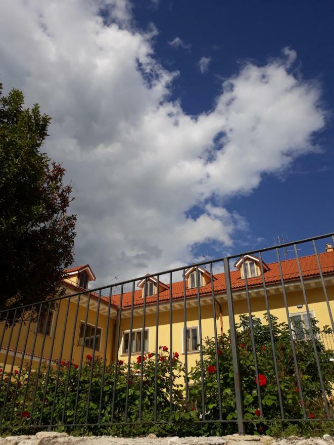 Villa Immersa Nel Verde L'Aquila Luaran gambar